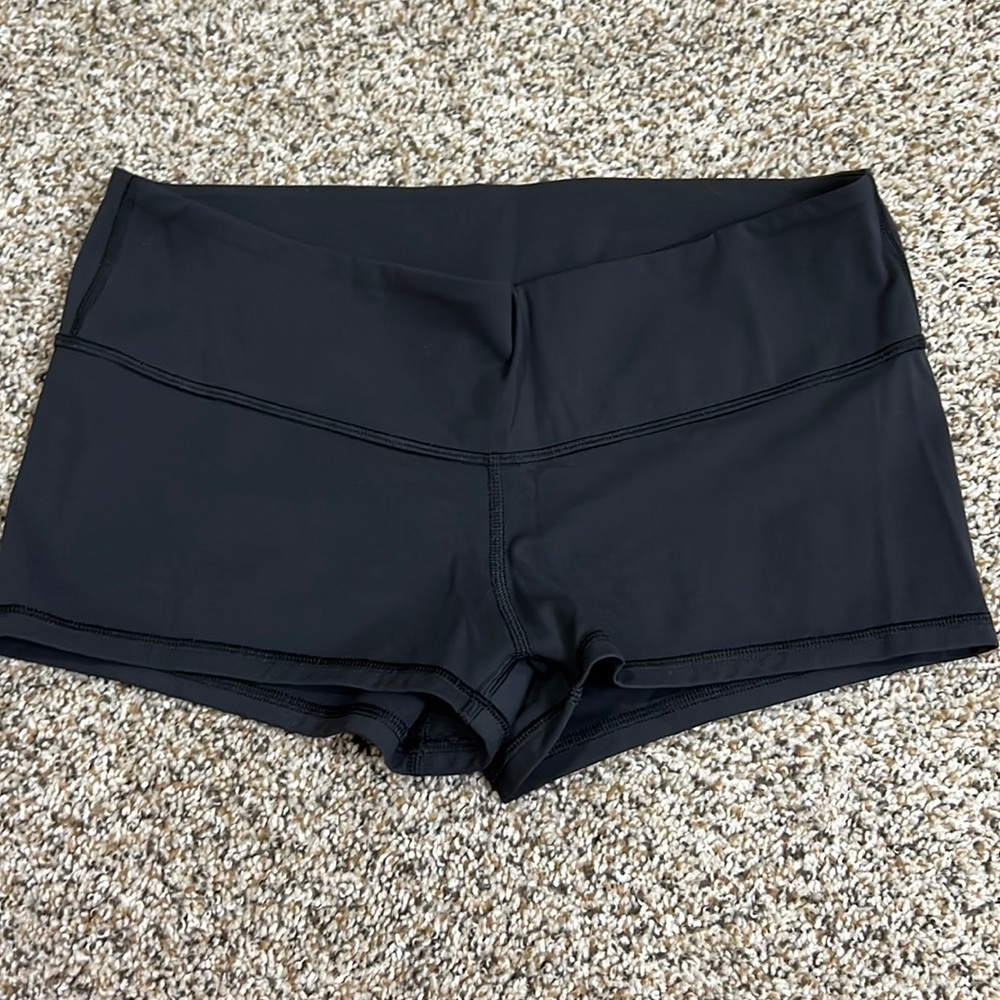 LULULEMON booty 🍑 shorts